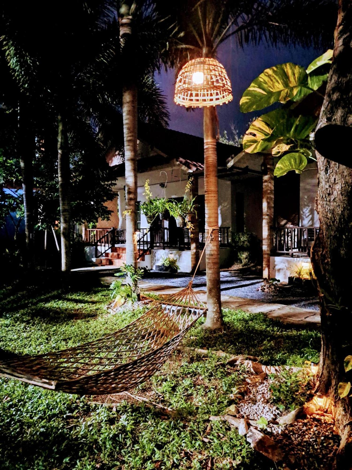 นารายา รีสอร์ต Hotel เกาะลันตา ภายนอก รูปภาพ