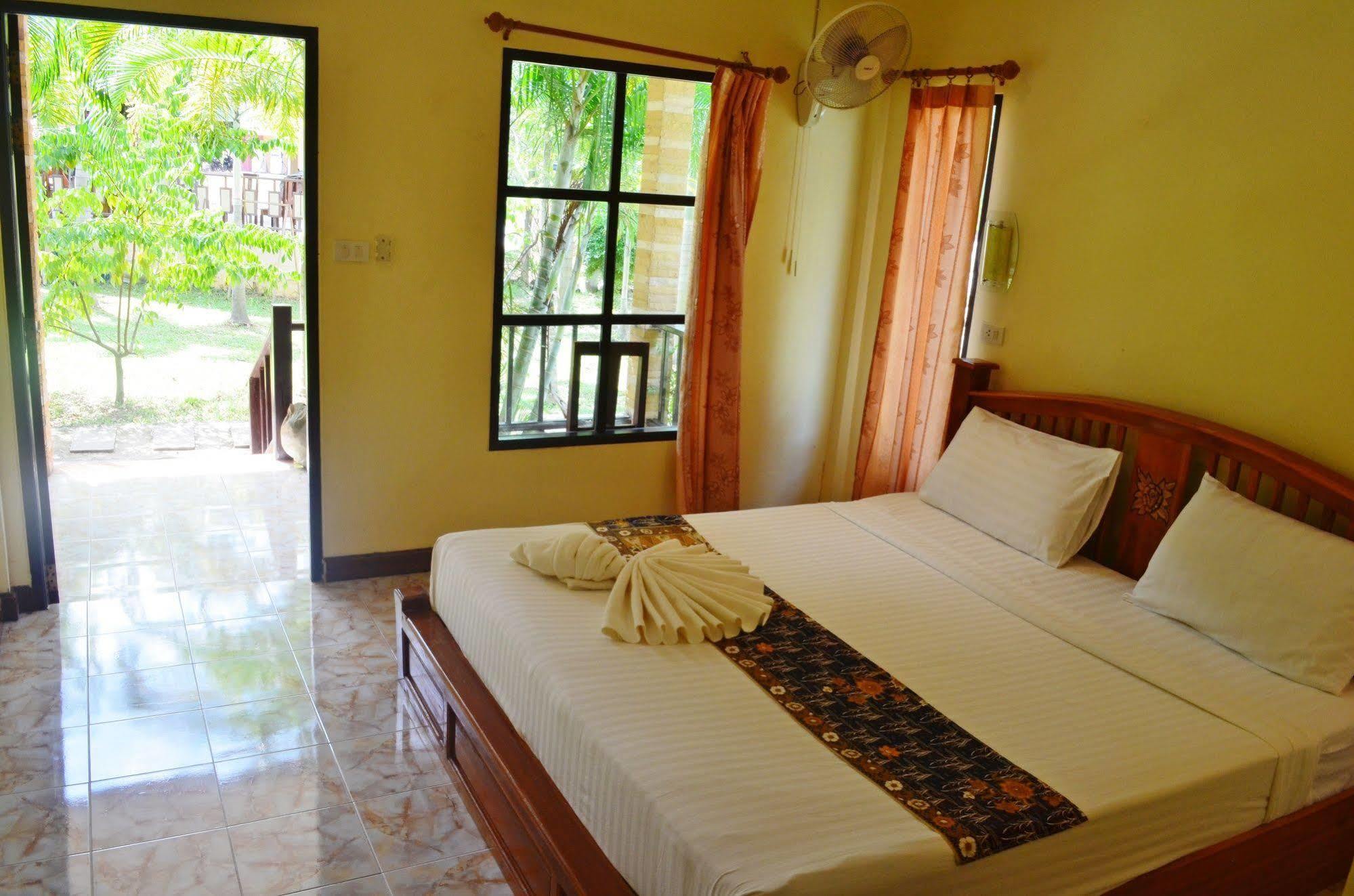 นารายา รีสอร์ต Hotel เกาะลันตา ภายนอก รูปภาพ