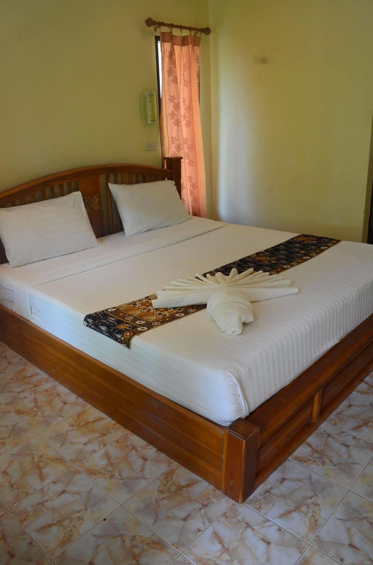 นารายา รีสอร์ต Hotel เกาะลันตา ภายนอก รูปภาพ