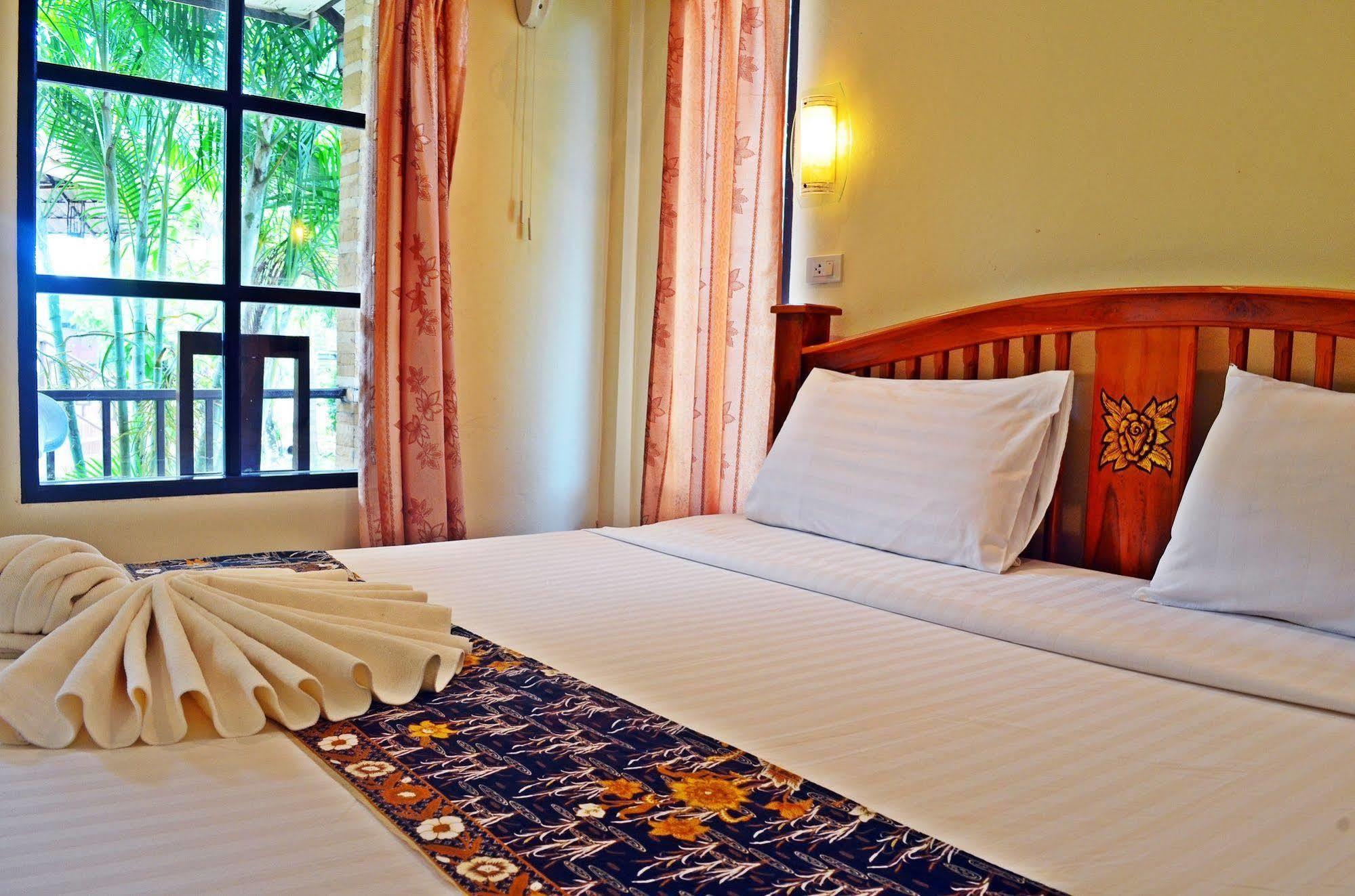 นารายา รีสอร์ต Hotel เกาะลันตา ภายนอก รูปภาพ